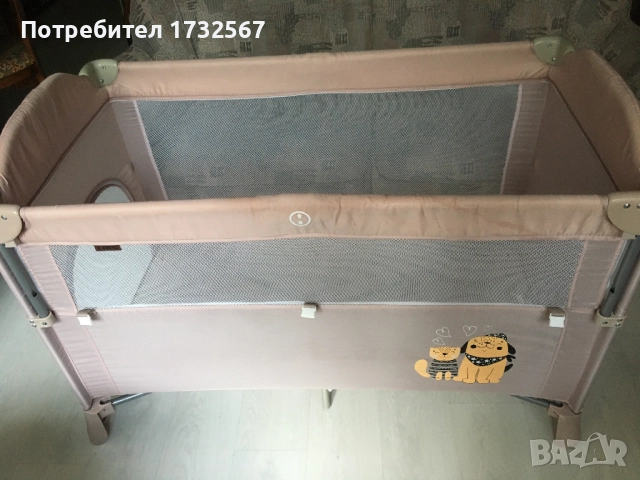 Швейцарско бебешко легло на две нива и сгъваема страница