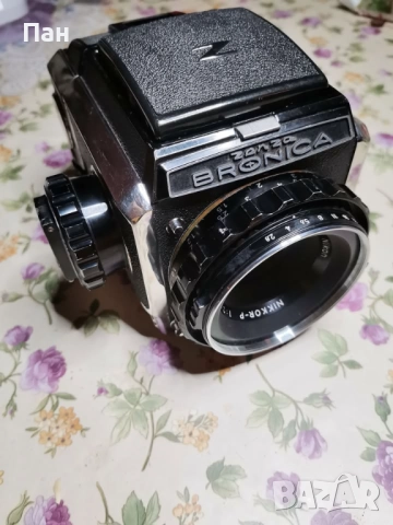Средноформатен фотоапарат Bronica S2 с обектив Nikkor-P 75mm F2.8
