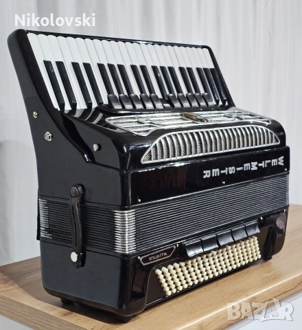 Акордеон Weltmeister Supita 2579, снимка 2 - Акордеони - 54022892