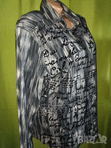 Doramafi- L- Мъжка еластична риза в черно и бяло с кадифени надписи , снимка 1 - Ризи - 46078641