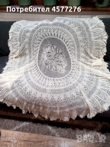 Ръчно плетена покривка 