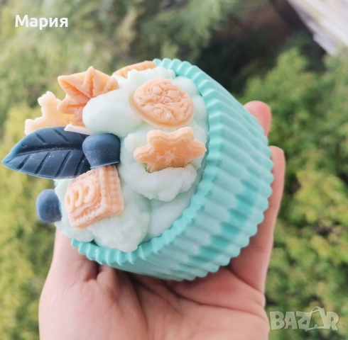 Коледни торти и мъфини свещи , снимка 12 - Декорация за дома - 52248494