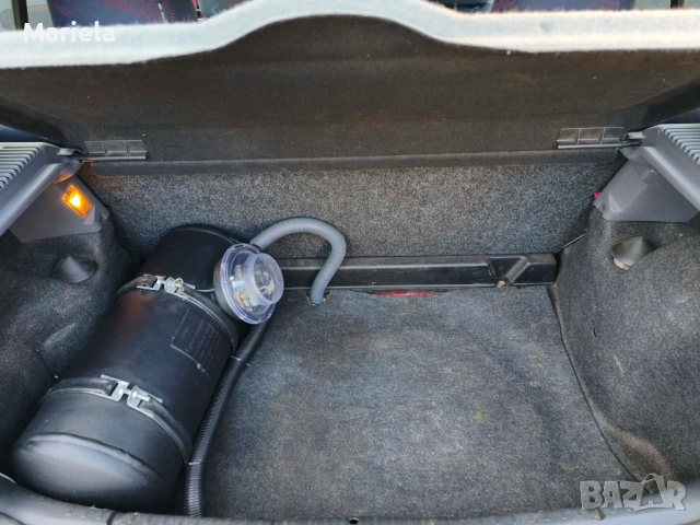 Renault Clio 1.4i, снимка 10 - Автомобили и джипове - 52851188