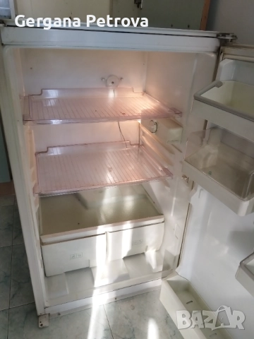 Хладилник за вграждане Ariston 160 л