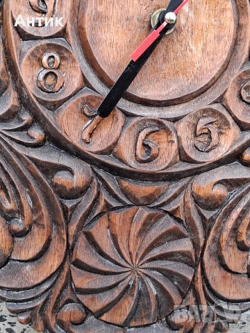 Красив Стар Стенен Часовник Дърворезба Масив от Соца, снимка 4 - Антикварни и старинни предмети - 52908774