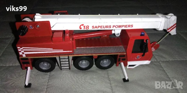 Bburago - EMERGENCY CRANE FIRE BRIGADE 1:50, снимка 5 - Колекции - 47913516