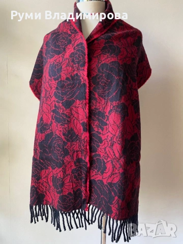 Червен шал от 100 % вълна