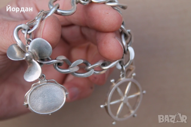 Дамска сребърна гривна 