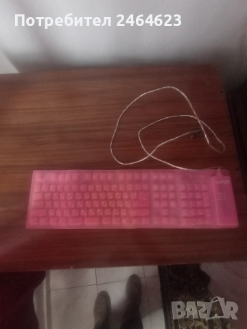 Розова клавиатура , снимка 2 - Клавиатури и мишки - 53493596