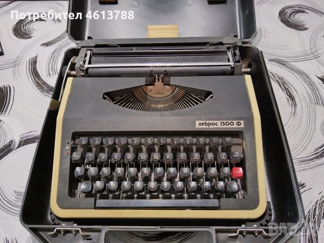 Пишеща машина Хеброс, снимка 2 - Антикварни и старинни предмети - 53838572