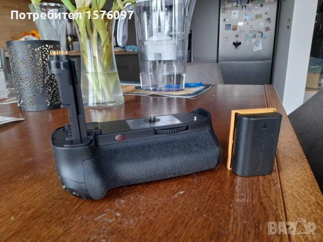 DSTE Battery Grip Грип BG-E11 за Canon EOS 5Ds, 5Ds R, 5D Mark III и батерия LP-E6 7,4V 2600mAh, снимка 2 - Батерии, зарядни - 52448091