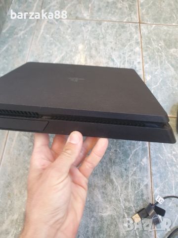 Конзола PS4 + 2 Джойстика + Кабели 1TB, снимка 12 - PlayStation конзоли - 45339517