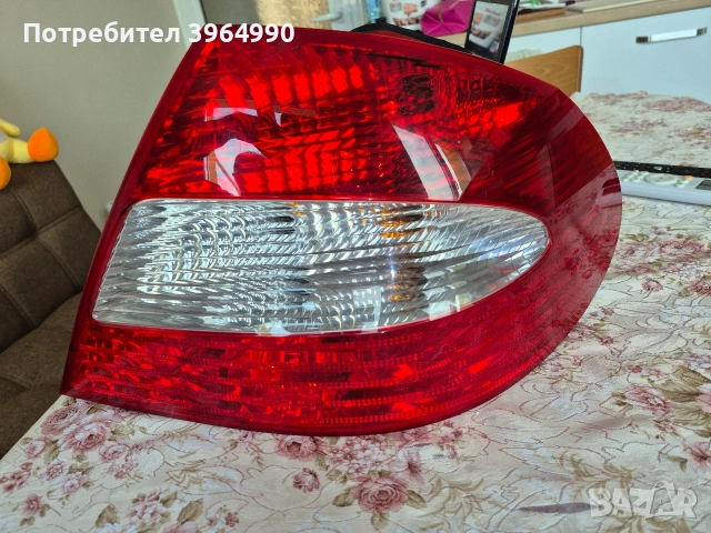 Кристален Оригинален Неразличим от нов десен стоп за Мерцедес CLK W209 ФЕЙСТЛИФТ , снимка 2 - Части - 53776538