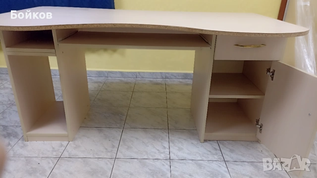 Голямо компютърно/офис бюро (150х80 см) с изтеглящ се плот и шкаф, снимка 2 - Бюра - 54149367