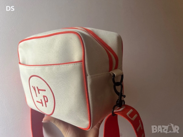 Дамска козметична чанта , снимка 2 - Чанти - 51959545