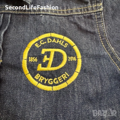 Дамско дънково яке, размер M с бродирана нашивка за E.C. Dahls Bryggeri, снимка 3 - Якета - 53427643