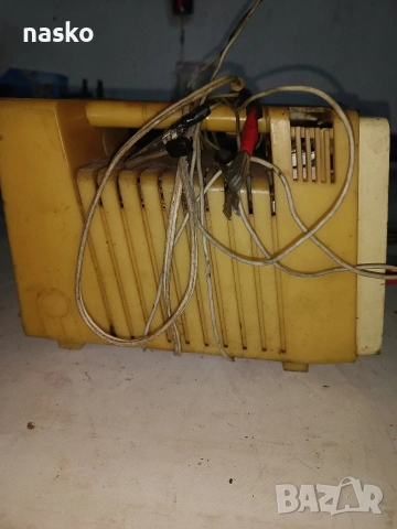 зарядно за акумулатор , снимка 3 - Аксесоари и консумативи - 53607639