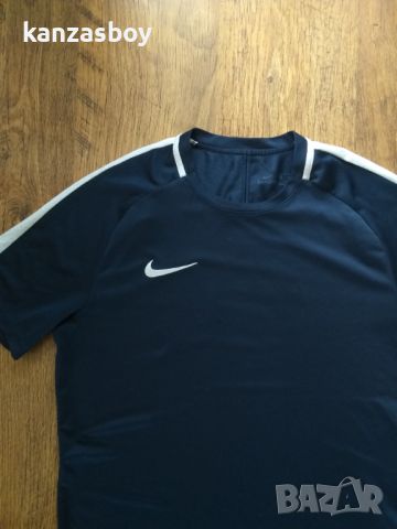 Nike Dry Academy - страхотна мъжка тениска КАТО НОВА, снимка 4 - Тениски - 46553036