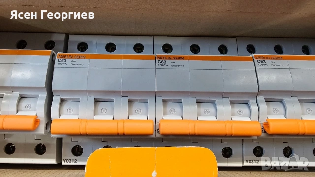 Автоматични прекъсвачи/предпазители Merlin Gerin C63A, снимка 2 - Друга електроника - 53619011