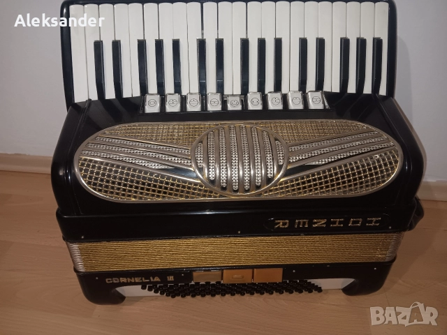 Продавам акордеон Хонер Корнелия 3 96 баса , снимка 3 - Акордеони - 52850965