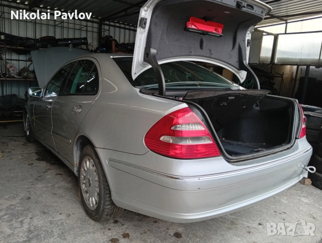 Резервна гума крик ключ и други части за Мерцедес Е Класа , снимка 17 - Части - 54217777