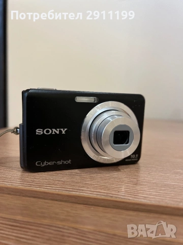 Фотоапарат Sony 10,1 Mp с подаръци, снимка 2 - Фотоапарати - 53869298