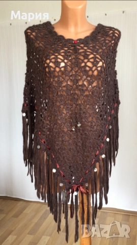 S / M / L Ново Дамско Марково Пончо Isla Ibiza Bonita Плетено Кафяво с ресни, снимка 11 - Блузи с дълъг ръкав и пуловери - 51822349