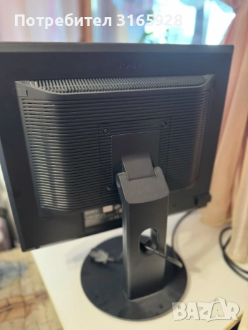 Монитор Sony 19", снимка 2 - Монитори - 54083132