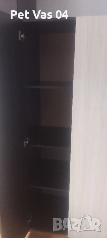 Продавам два трикрилни гардероба единият е с надстройка , снимка 4 - Гардероби - 54086664