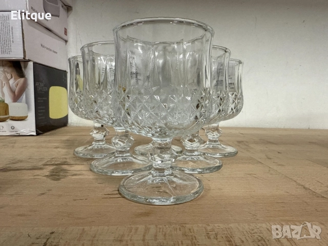 Комплект от 6 бр. чаши за вино със столчета за елегантно сервиране