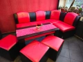 Комплект дивани, маса и три табуретки в червено и черно, снимка 4