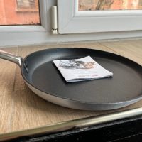 Алуминиев Тиган Agnelli 3мм за Палачинки с Незалепващо Покритие и Дръжка от Неръждаема стомана, 24см, снимка 2 - Съдове за готвене - 45171368