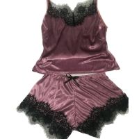 Елегантна дамска пижама – топ, къси панталонки и сатениран аксесоар. Цветове - чисто черен/черен, че, снимка 6 - Пижами - 45718034