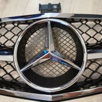Решетка с емблема тип C63 AMG за Mercedes W204, снимка 2 - Части - 45798243