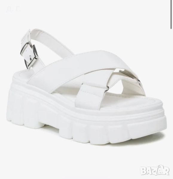 Бели маркови сандали, снимка 1