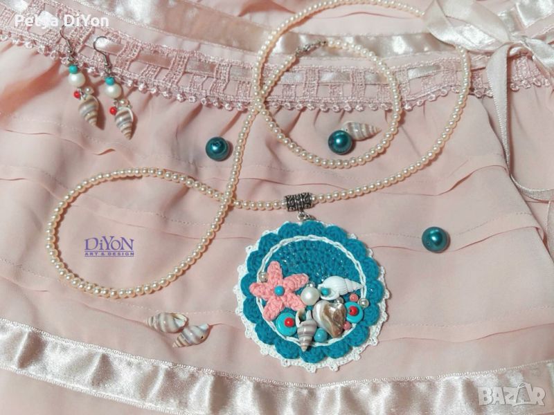 Летен дамски комплект гердан медальон и обеци с раковини перли тюркоаз и корал, снимка 1