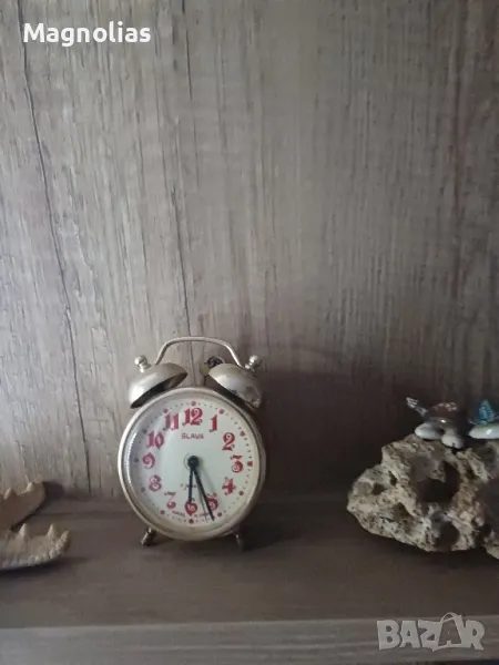 СССР "СЛАВА" червен будилник с две камбани, снимка 1