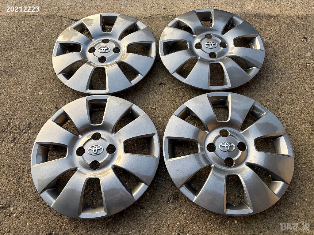 4 броя оригинални тасове за Toyota Yaris 15, снимка 1