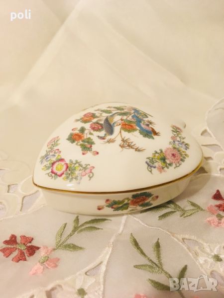 порцеланова кутия за бижута Wedgwood , снимка 1