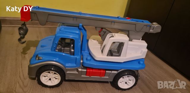 Детска играчка кран, снимка 3 - Коли, камиони, мотори, писти - 45242984