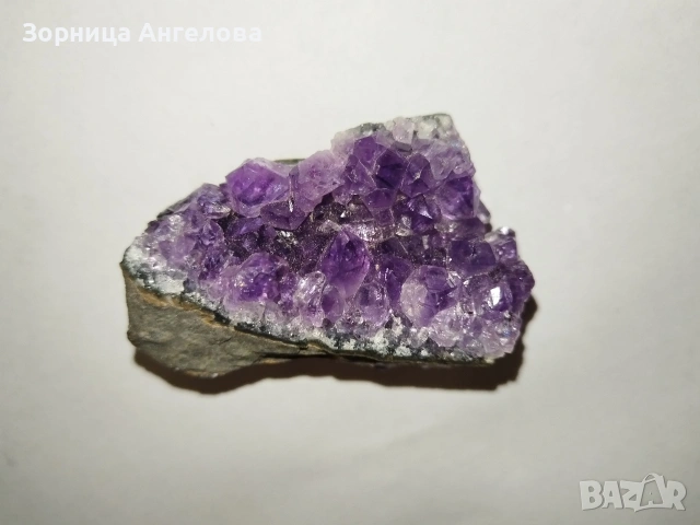Естествен аметист – необработена друза, 75 г / 6,5 см, бразилски. , снимка 2 - Други ценни предмети - 53132842