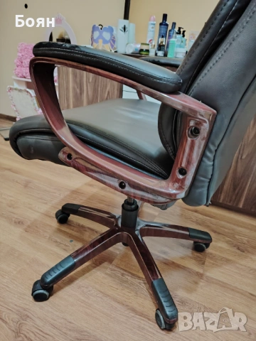 Офис стол с махагон, снимка 3 - Столове - 53843134