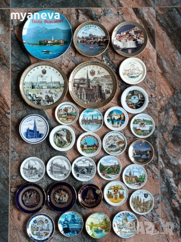 Колекция от порцеланови , декоративни,  сувенирни чинии от различни  градове и забележителности 