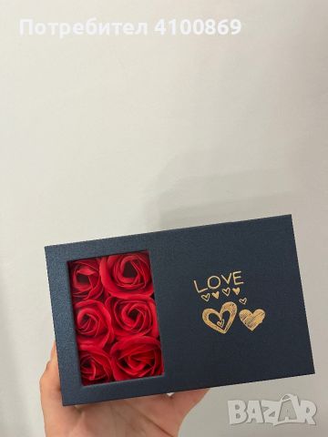 Красив нежен гердан в красива черна кутия с вечни червени рози , снимка 3 - Колиета, медальони, синджири - 45783264