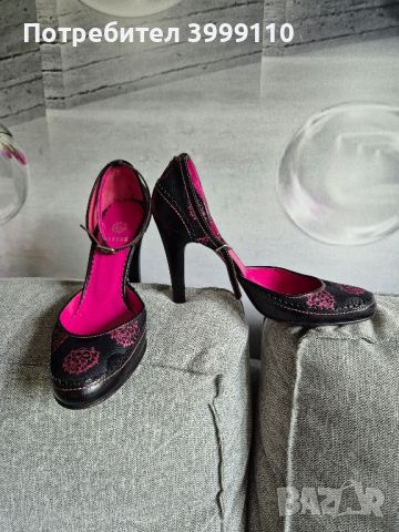 Versus, естествена кожа, снимка 1 - Дамски елегантни обувки - 45825761
