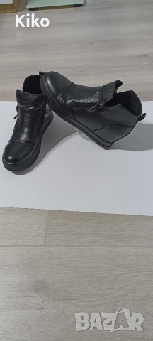 Дамски кожени боти като нови