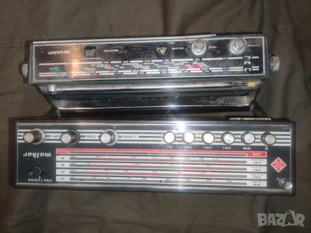 Продавам две стари радиа , снимка 1 - Радиокасетофони, транзистори - 45646715