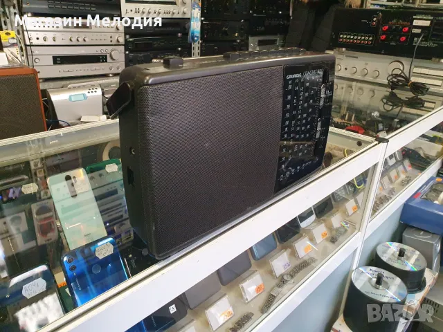 Радио Grundig Concert Boy 230  В перфектно техническо и много добро визуално състояние., снимка 4 - Радиокасетофони, транзистори - 49126532