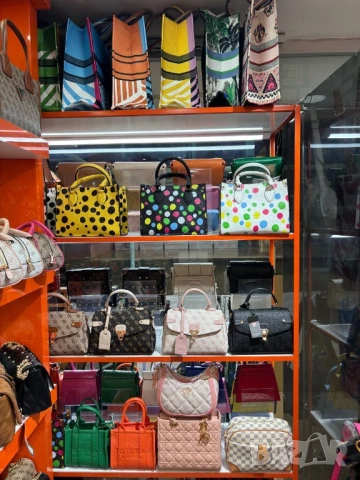 чанти chanel guess gucci the tote bag marc jacobs fendi ysl saint laurent hermes guess, снимка 13 - Чанти - 51387965