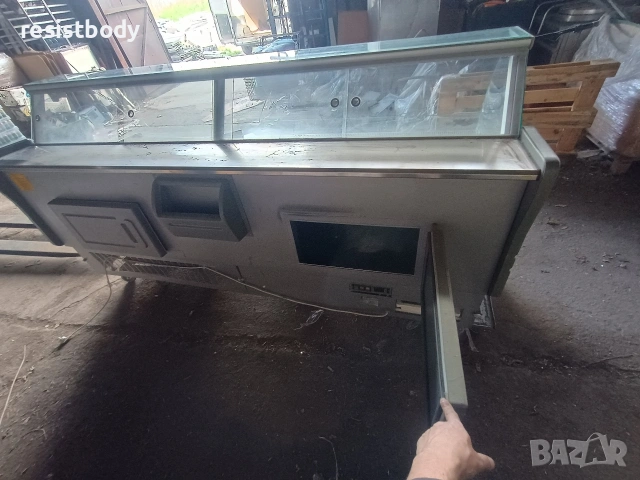 Щандова хладилна витрина 250см, снимка 7 - Витрини - 54130332